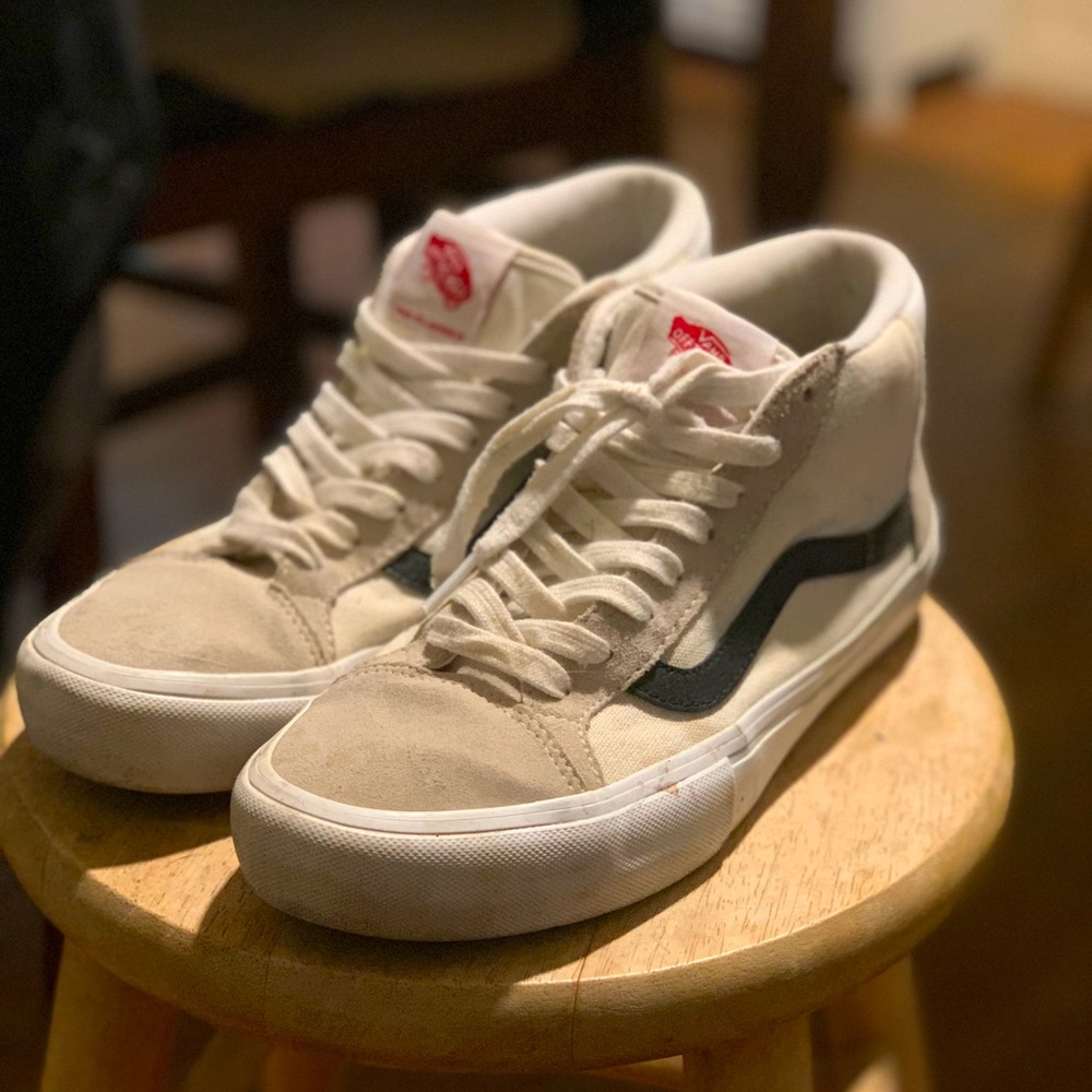 Vans half cabs white/beige 8M used